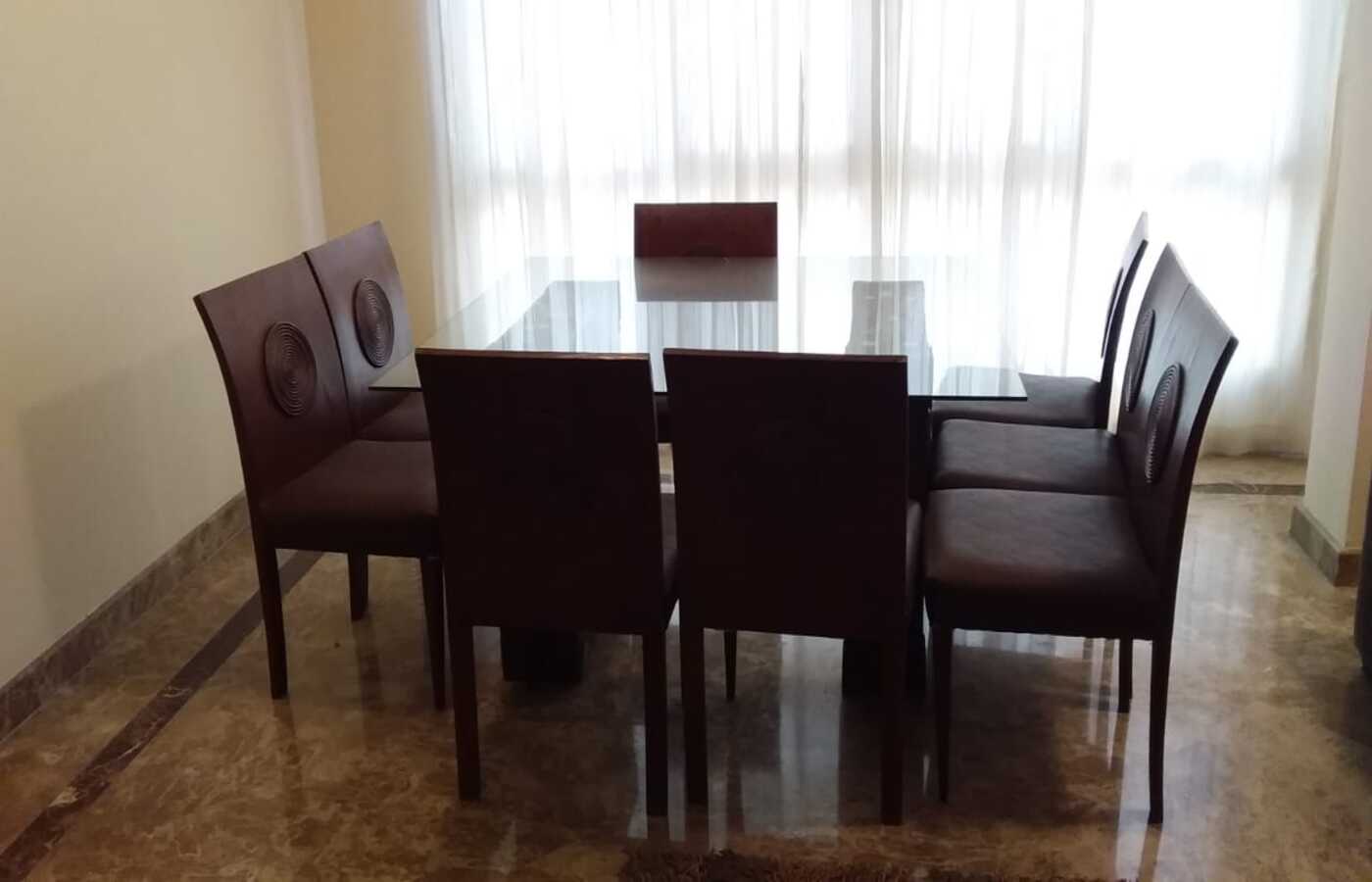 Apartamento de lujo disponible para alquiler en Wadi Degla Compound, amueblado