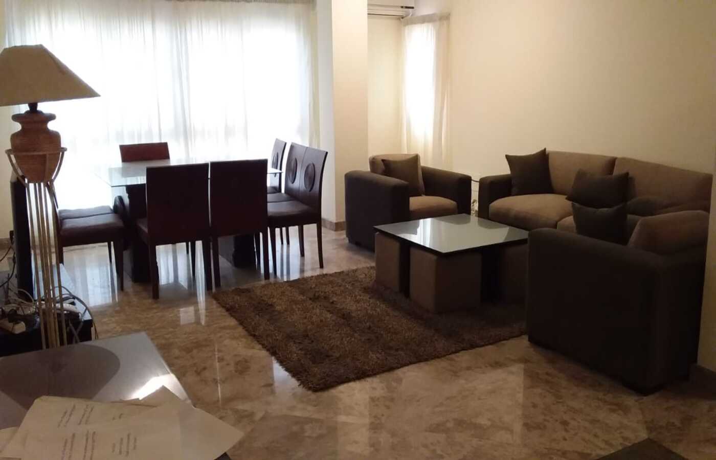 Apartamento de lujo disponible para alquiler en Wadi Degla Compound, amueblado