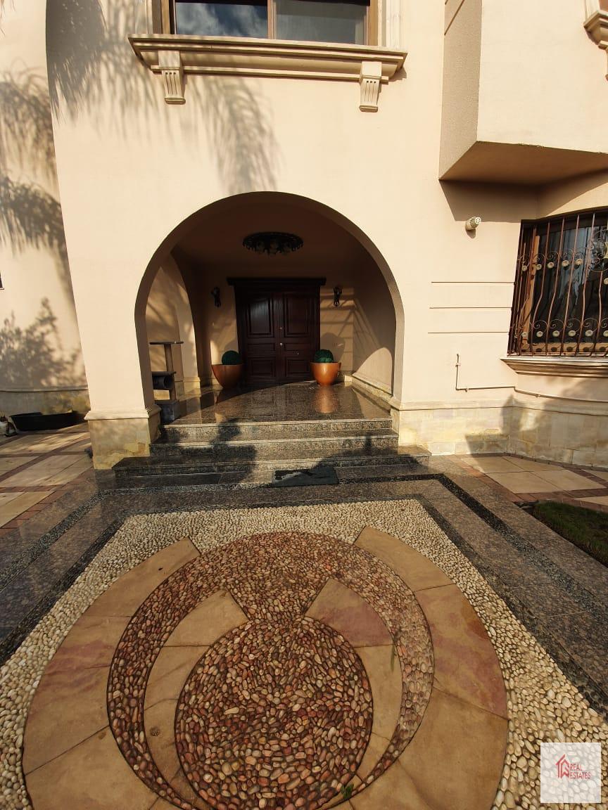 Royal City Şeyh Zayed'de satılık villa