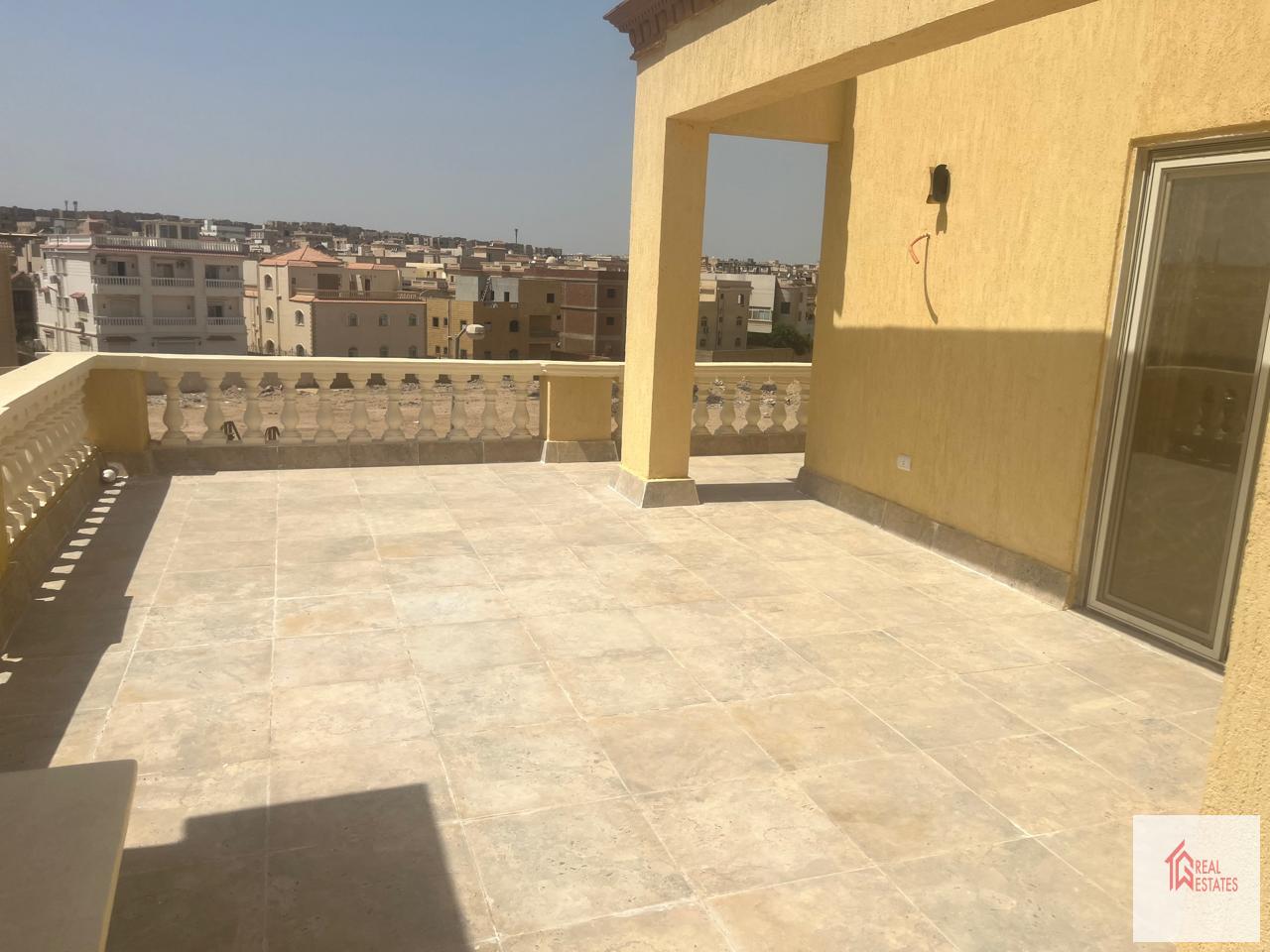 Al Yasmine, Sheikh Zayed Roof en una villa en alquiler