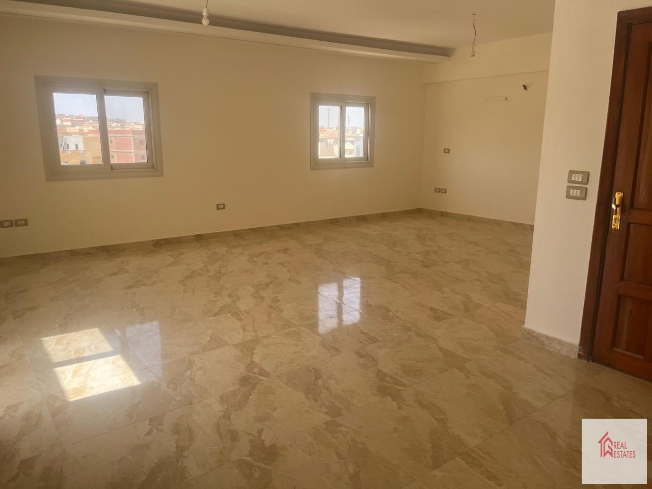 Al Yasmine, Sheikh Zayed Roof in a villa for rent