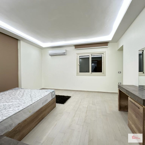 Appartamento moderno in affitto a Maadi Sarayat a pochi passi dalla scuola francese con due camere da letto