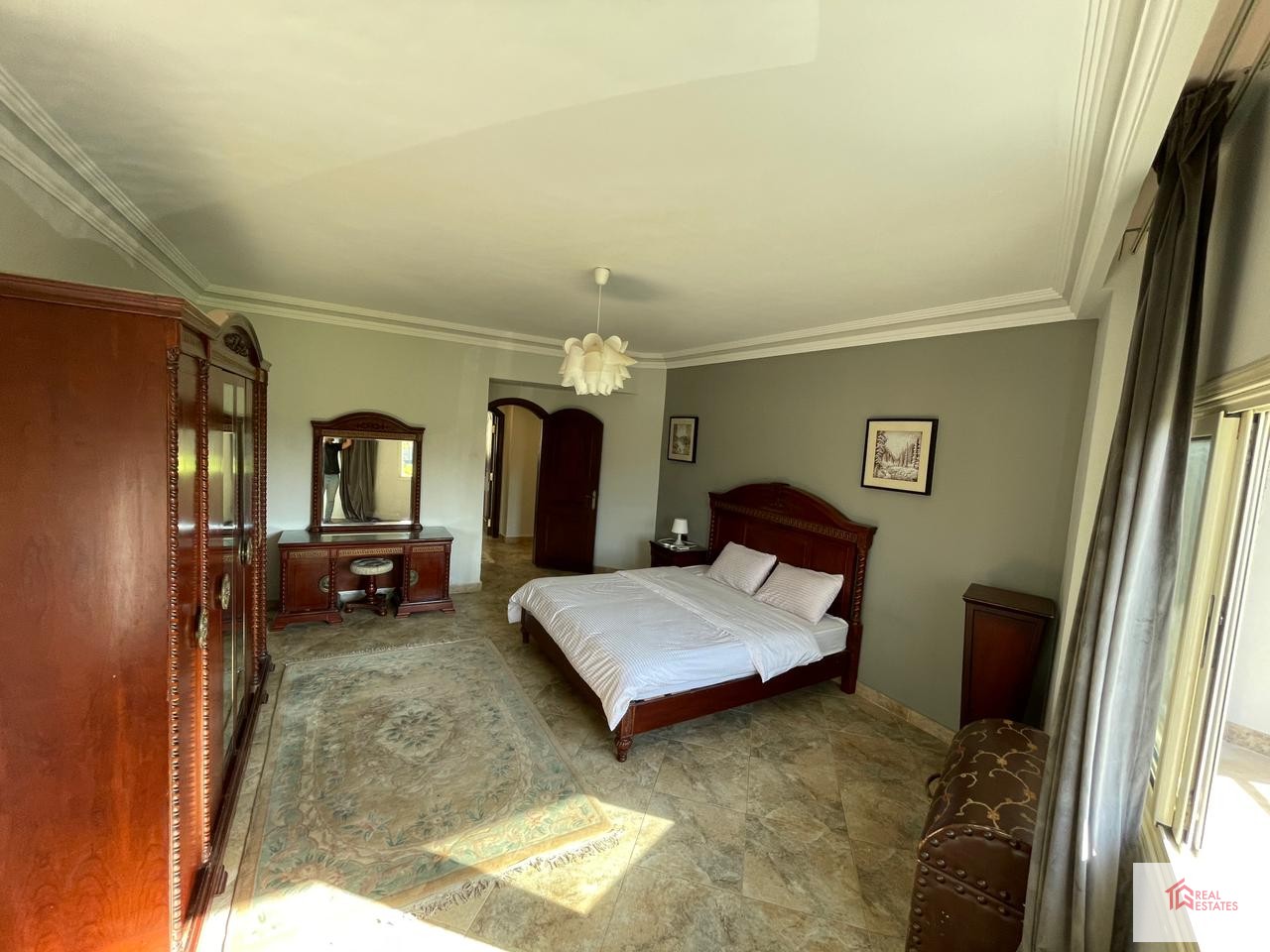 Villa duplex à vendre à Sheikh Zayed, complexe d'Al Yasmine en Egypte