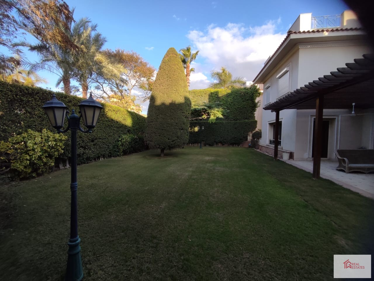 Freistehende Villa zur Miete mit privatem Garten in Katameya Heights Compound, erstklassiger Lage