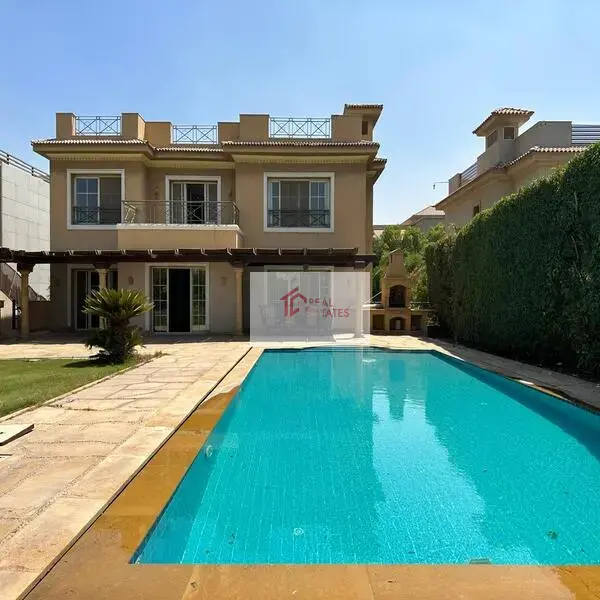 Villa for rent with kitchen in Katameya Heights