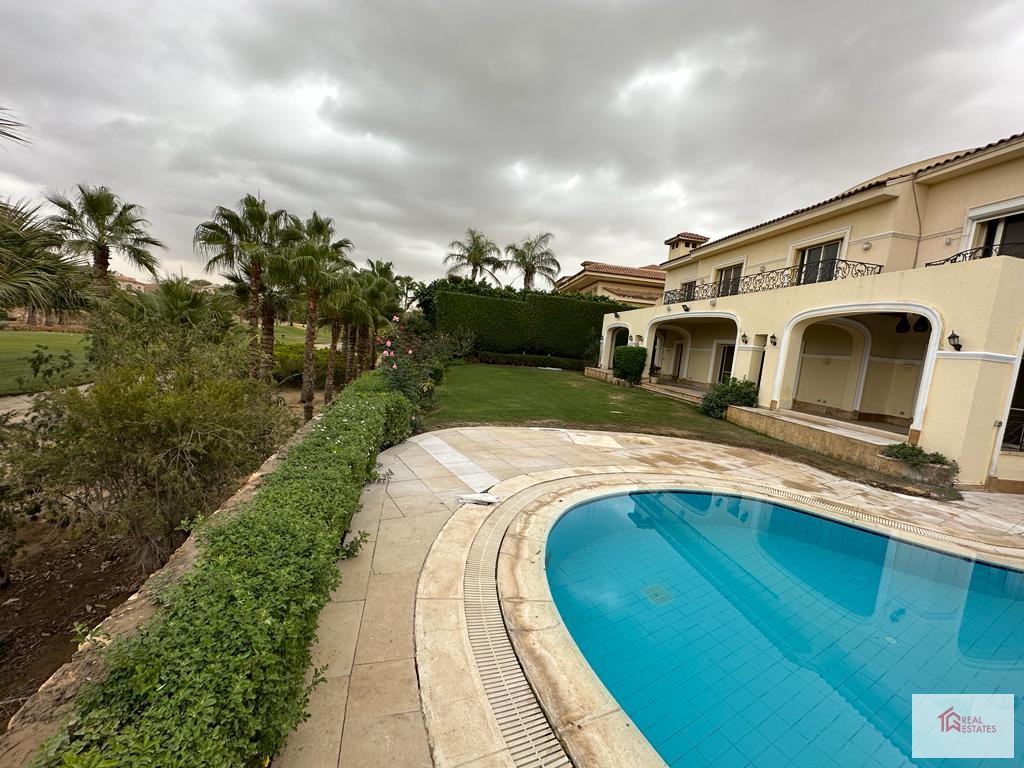 Bağımsız Villa Golf Manzaralı Katameya Heights 6 yatak odalı Özel yüzme havuzu