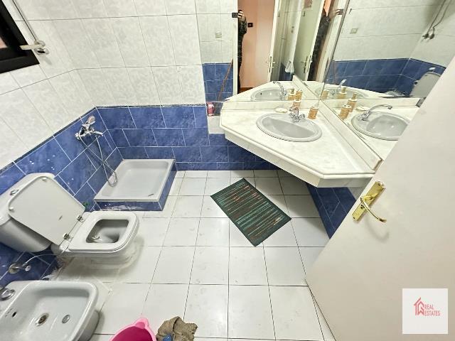 Apartamento dúplex amueblado maadi Sarayat suburbano 3 dormitorios 2 baños