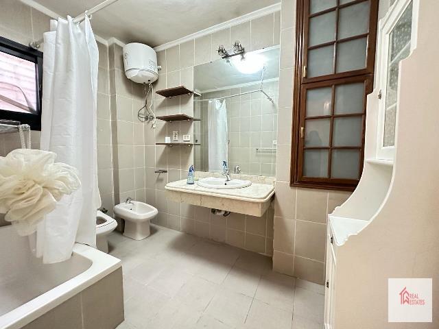 Apartamento dúplex amueblado maadi Sarayat suburbano 3 dormitorios 2 baños