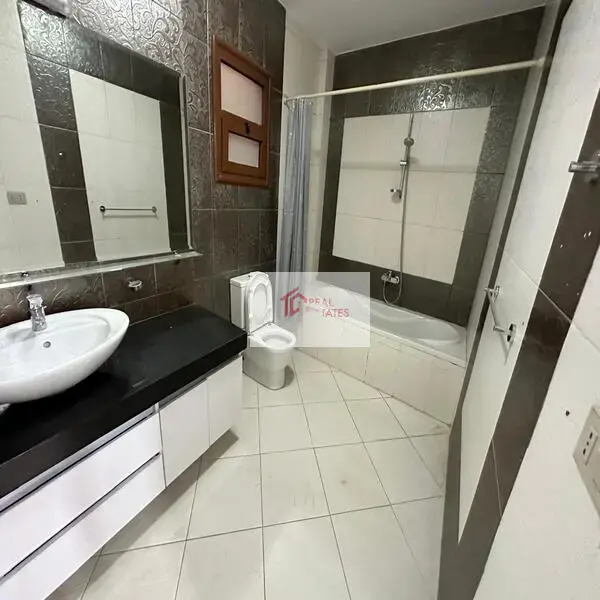 Apartment for rent in Maadi Sarayat, 3 bedrooms, 3 bathrooms, 1 master living room, maid's room, 2,000 DOLLERS