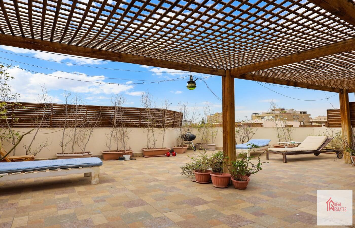 Superbe duplex sur le toit avec piscine partagée à louer à Sarayat maadi - Le Caire - Egypte