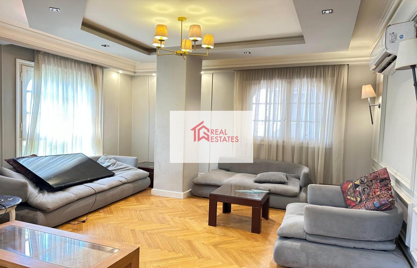 Apartamento moderno en alquiler en Maadi Degla - El Cairo Ubicación privilegiada que consta de: 2 dormitorios - 2 baños - cocina abierta - recepción