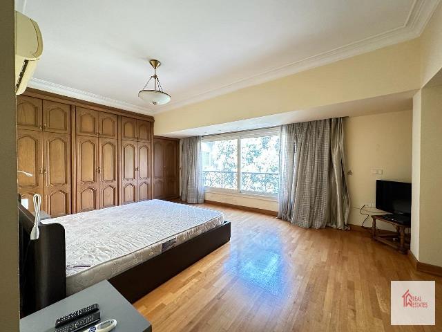 Tamamen mobilyalı kiralık daire maadi Sarayat Kahire Mısır modern 4 yatak odalı