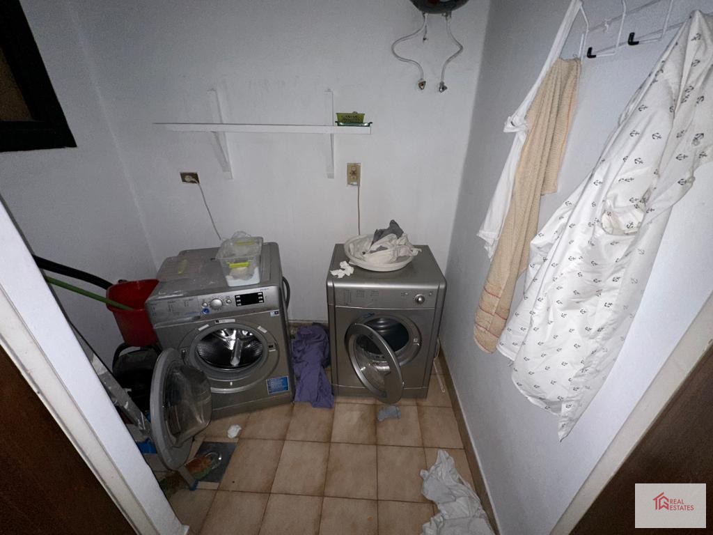 شقة مفروشة ثلاث غرف نوم ثلاثة حمامات للإيجار المعادي سرايات القاهرة مصر