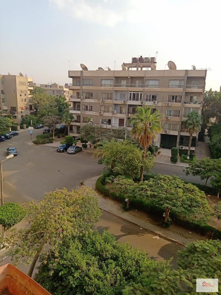 Alquiler de apartamento completamente amueblado Maadi Necro Degla 3 habitaciones 2 baños El Cairo moderno Egipto