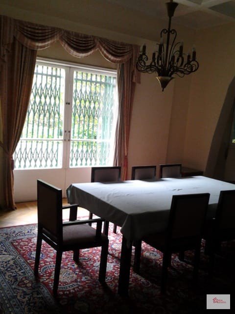 Apartment ground floor 350 m² with garden and separate enterance