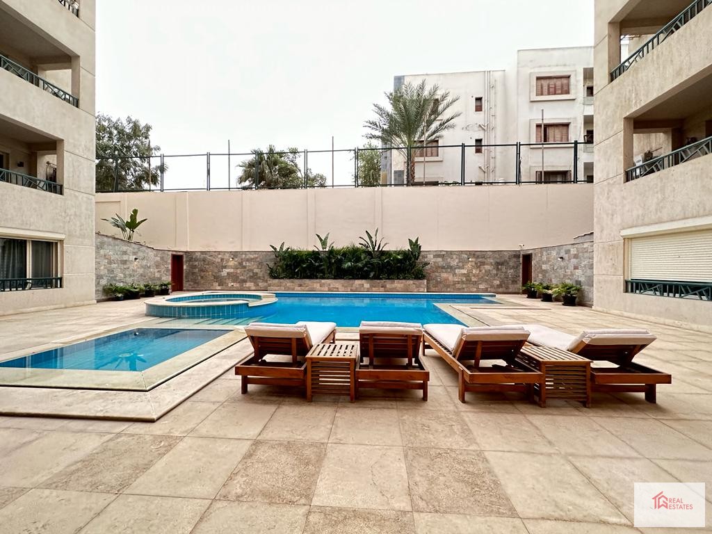 شقة مودرن بحمام سباحة مشترك للإيجار بالمعادي سرايات - القاهرة