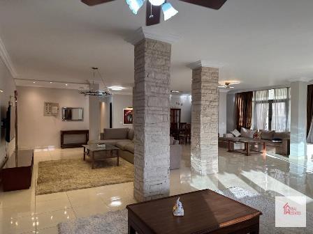 モダンな家具付きの 3 階アパート賃貸家具付きマーディ サラヤット カイロ エジプト