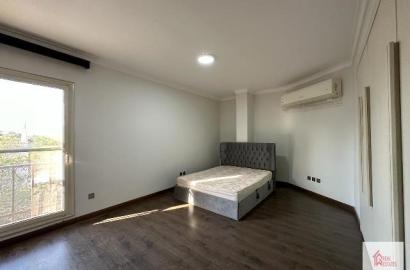 Maisonette-Wohnung im ersten Stock, 3 Schlafzimmer, 3 Badezimmer, Wohnzimmer, 4 Balkone, Gemeinschaftspool, Maadi Sarayat, Kairo, Ägypten