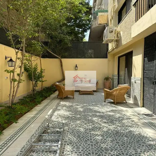 底楼，3间卧室，3间浴室，1个主人，私人入口，私人游泳池，带家具，新家具，需要$1,500，可议