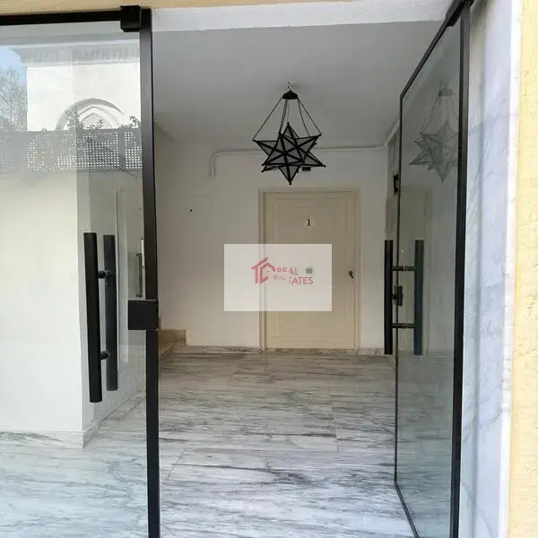 底楼，3间卧室，3间浴室，1个主人，私人入口，私人游泳池，带家具，新家具，需要$1,500，可议