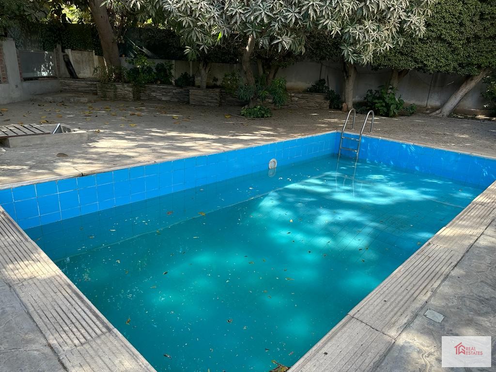 Superbe villa indépendante moderne avec piscine privée et jardin à louer à Degla Maadi - Le Caire - Egypte