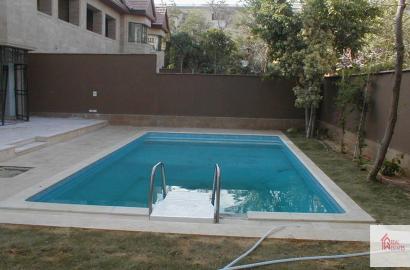 Villa con piscina privata in affitto a Maadi Sarayat