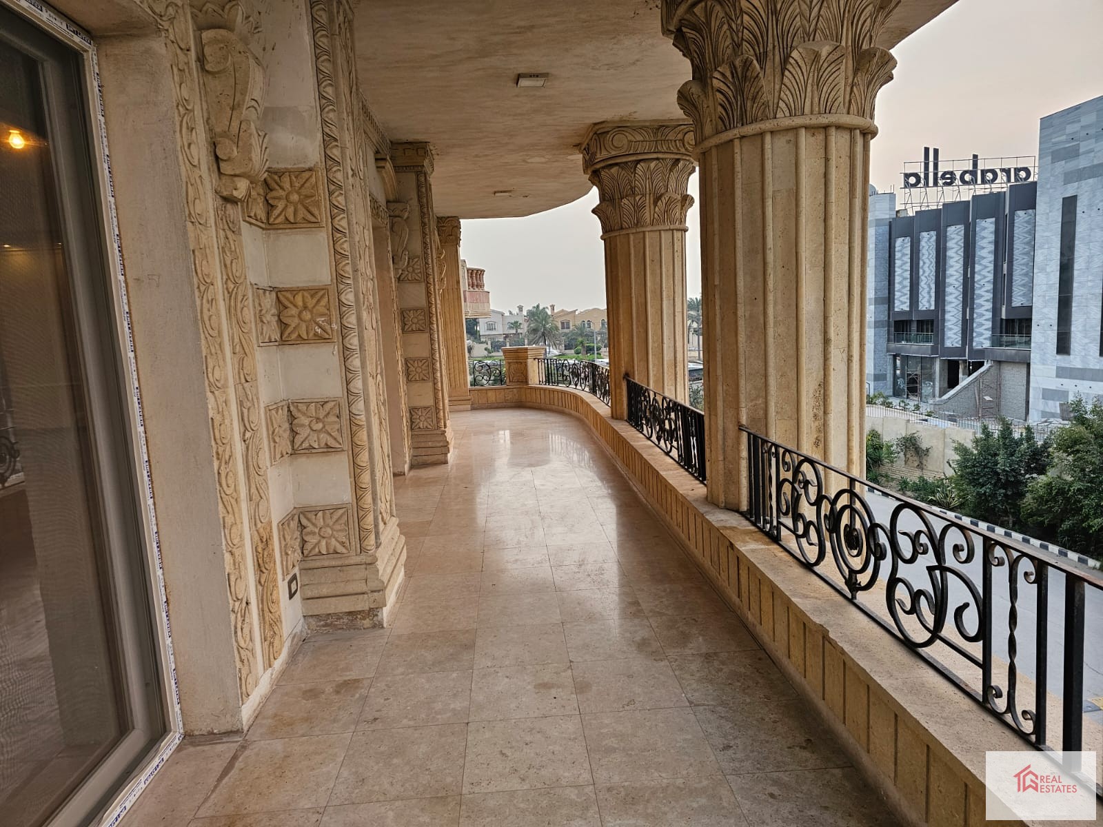 Geräumige, halbmöblierte Wohnung Deplomasyeen New Cairo Ägypten