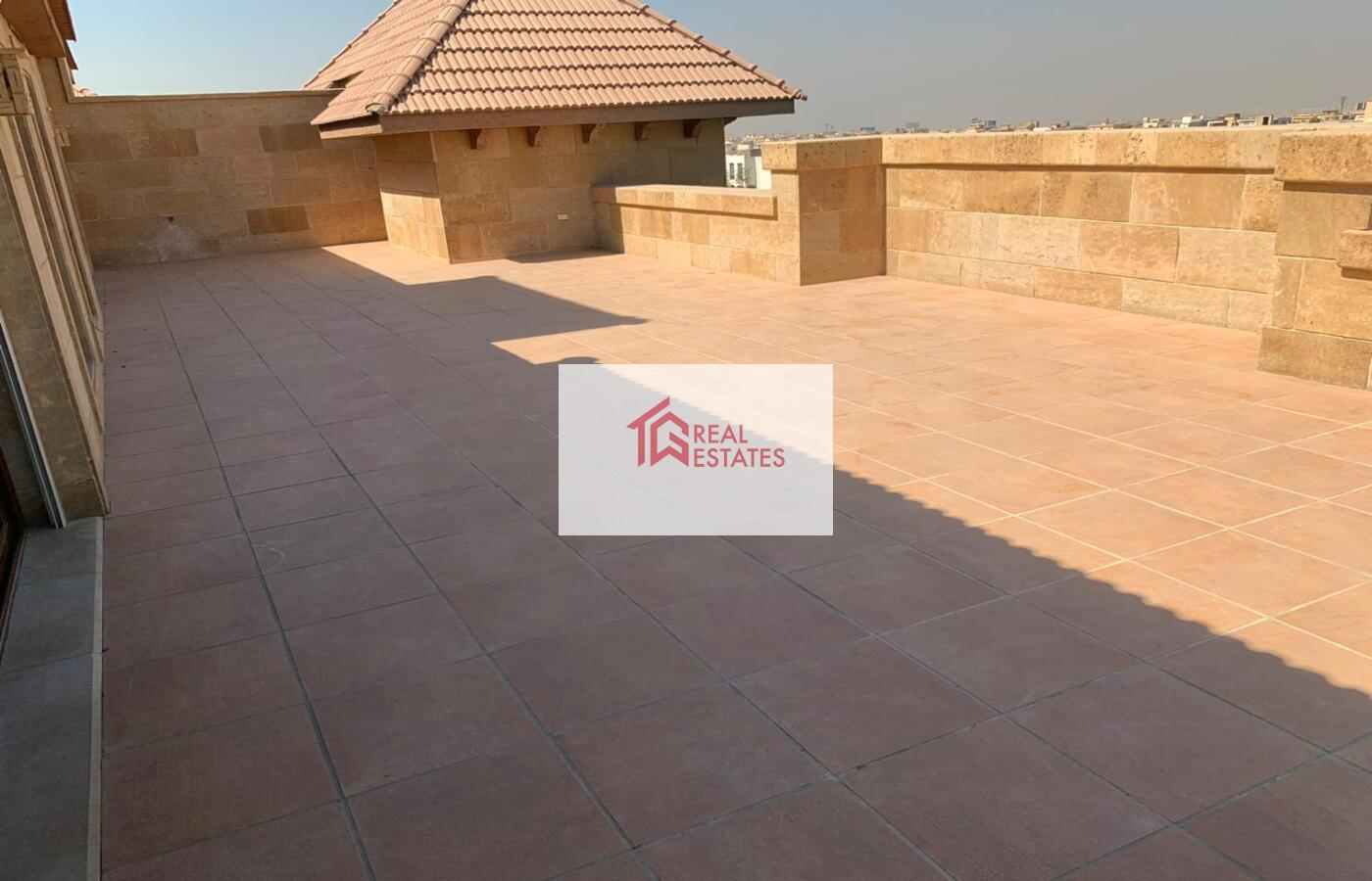 Penthouse for rent Semi Furnished New Cairo