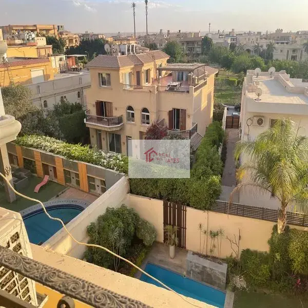 Amplio apartamento en alquiler 4 dormitorios 4 baños semi amueblado West Golf Gharb El Golf New Cairo Tagamoa Egipto