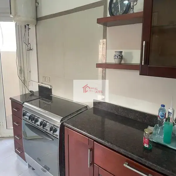 Amplio apartamento en alquiler 4 dormitorios 4 baños semi amueblado West Golf Gharb El Golf New Cairo Tagamoa Egipto