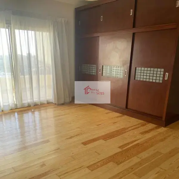 Amplio apartamento en alquiler 4 dormitorios 4 baños semi amueblado West Golf Gharb El Golf New Cairo Tagamoa Egipto