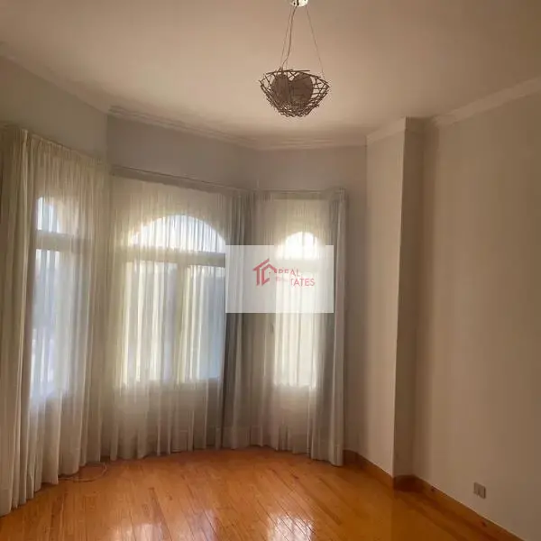 Amplio apartamento en alquiler 4 dormitorios 4 baños semi amueblado West Golf Gharb El Golf New Cairo Tagamoa Egipto